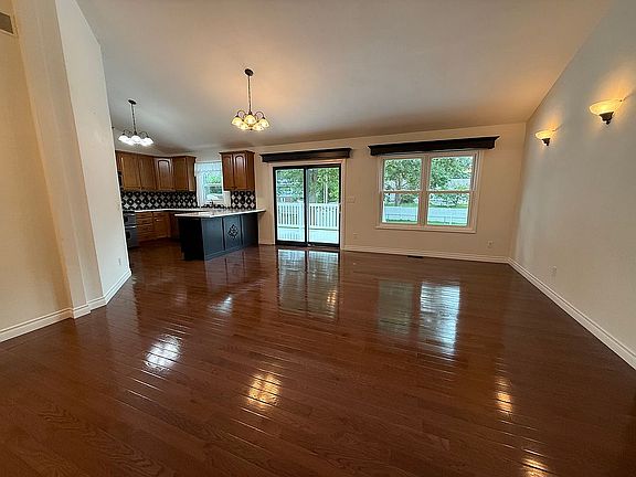 5th image of 514 De Vries Ct