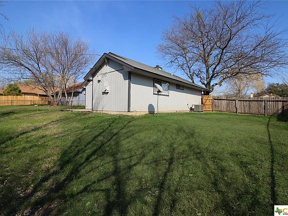 5th image of 2105 Dickens Dr