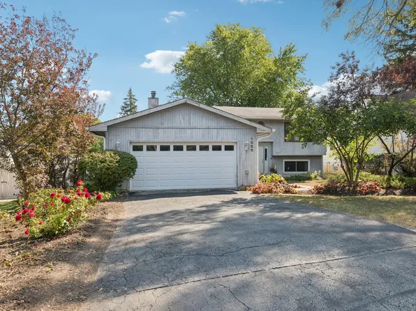 1025 Edgewater Ct, Round Lake Beach, IL 60073