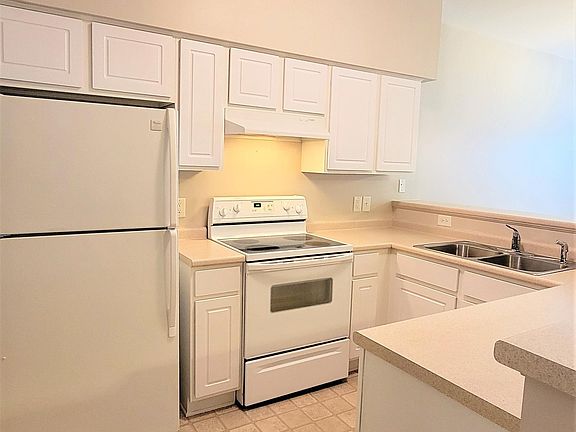 5th image of 2227 B Locksley Woods Dr