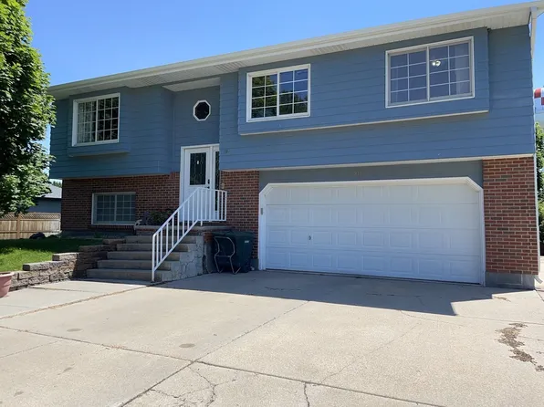 2211 J Ave, Gothenburg, NE 69138