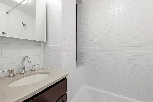 Rented by Tourma Realty LLC | media 27