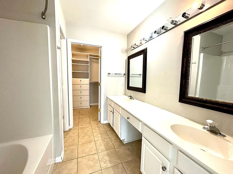 2421 Normancrest Ct — Photo 14