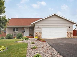 104 Homestead Cir, Buffalo, MN 55313