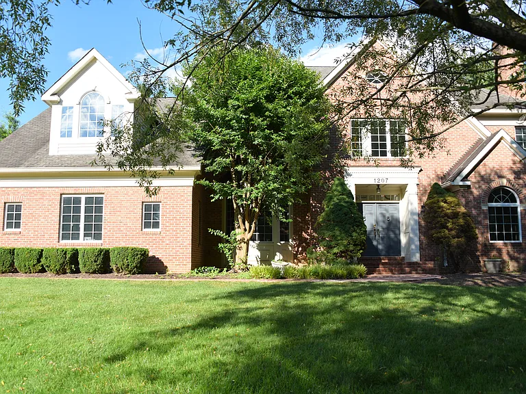 1207 Artnauman Ct — Photo 1