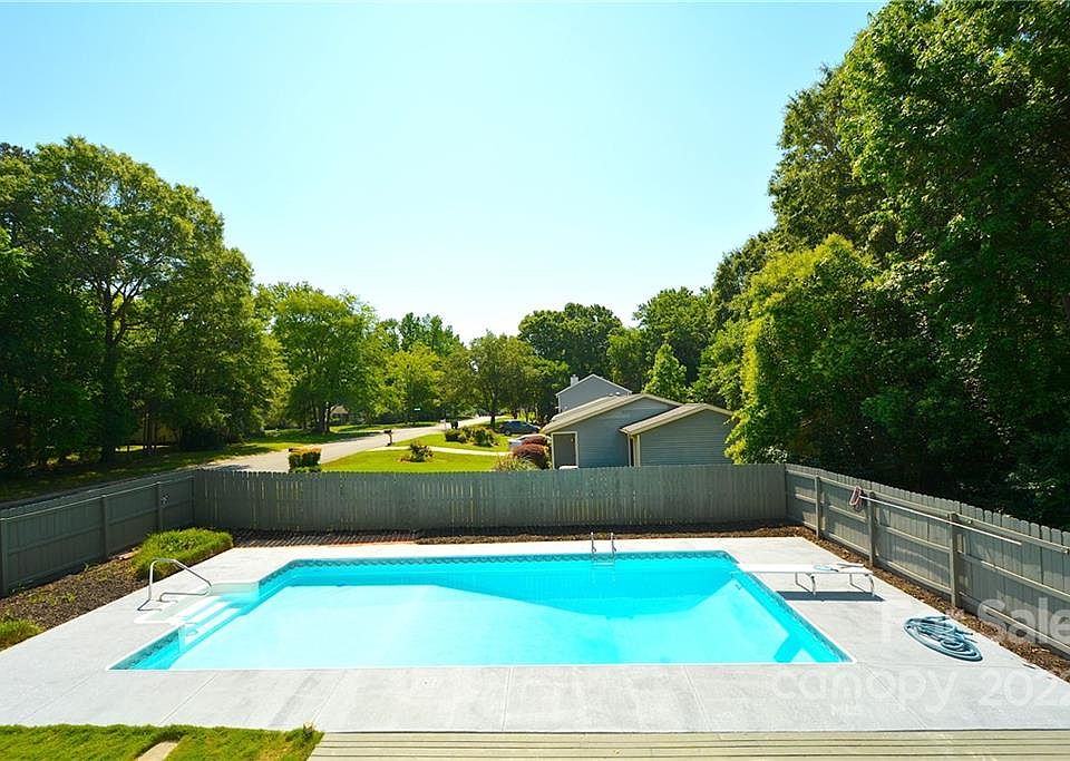4910 Rolling Oak Ln, Charlotte, NC 28227 Zillow