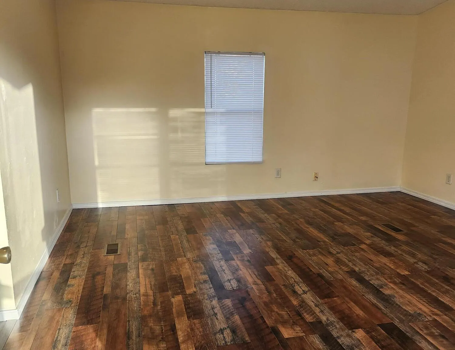 3 bed, 2.0 bath, 1216 sqft, $1,250 — Photo 4