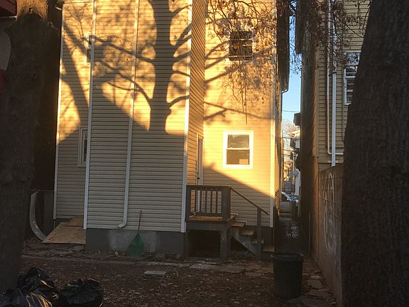 Backyard w/ 2nd entrance