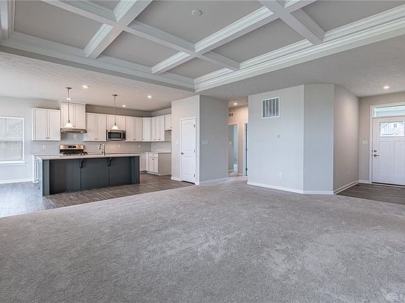 3rd image of 186 Chapel Dr E