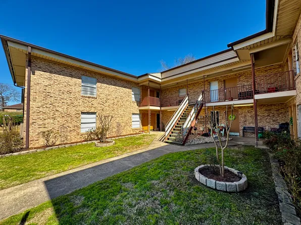 403 S Main St #9, Henderson, TX 75654