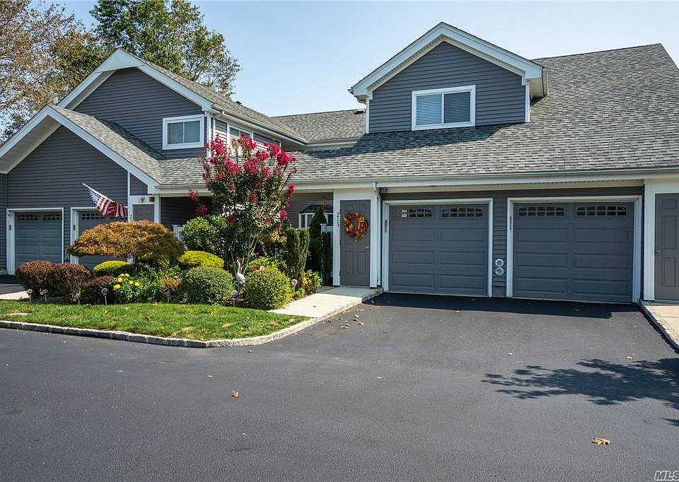 1st image of 215 River Dr
