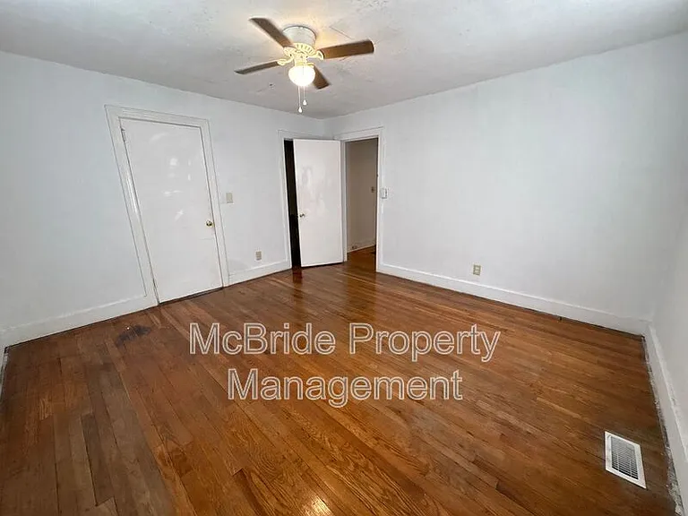 1719 Kissingbower Rd — Photo 6