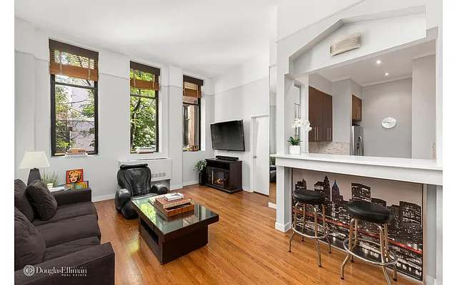 Rented by Douglas Elliman | media 7