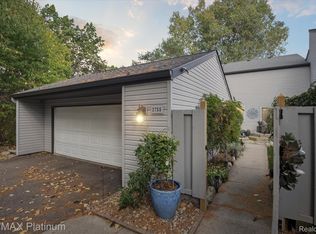 2755 Monte Vis #39, Brighton, MI 48114