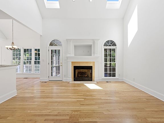 5th image of 223 Kinvara Ct #7