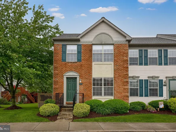 402 Cobblestone Ln, Lancaster, PA 17601