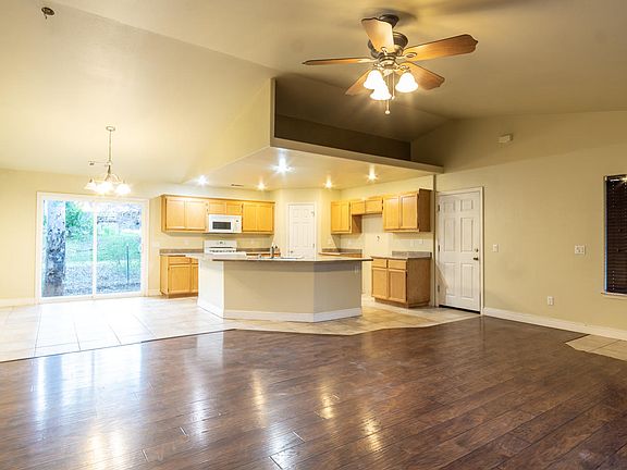 3rd image of 4566 Meade St