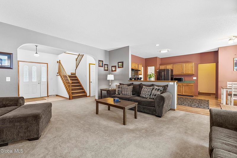 5th image of 132 Hudson Pointe Boulevard