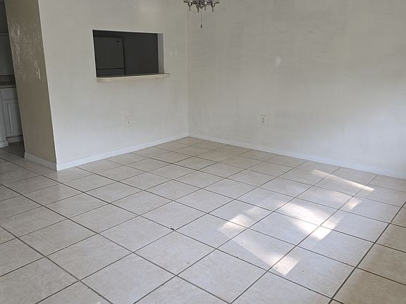 5th image of 1370 S Palmetto Ave APT 103