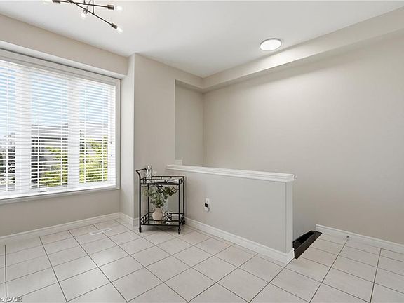 3rd image of 31 Edenrock Dr