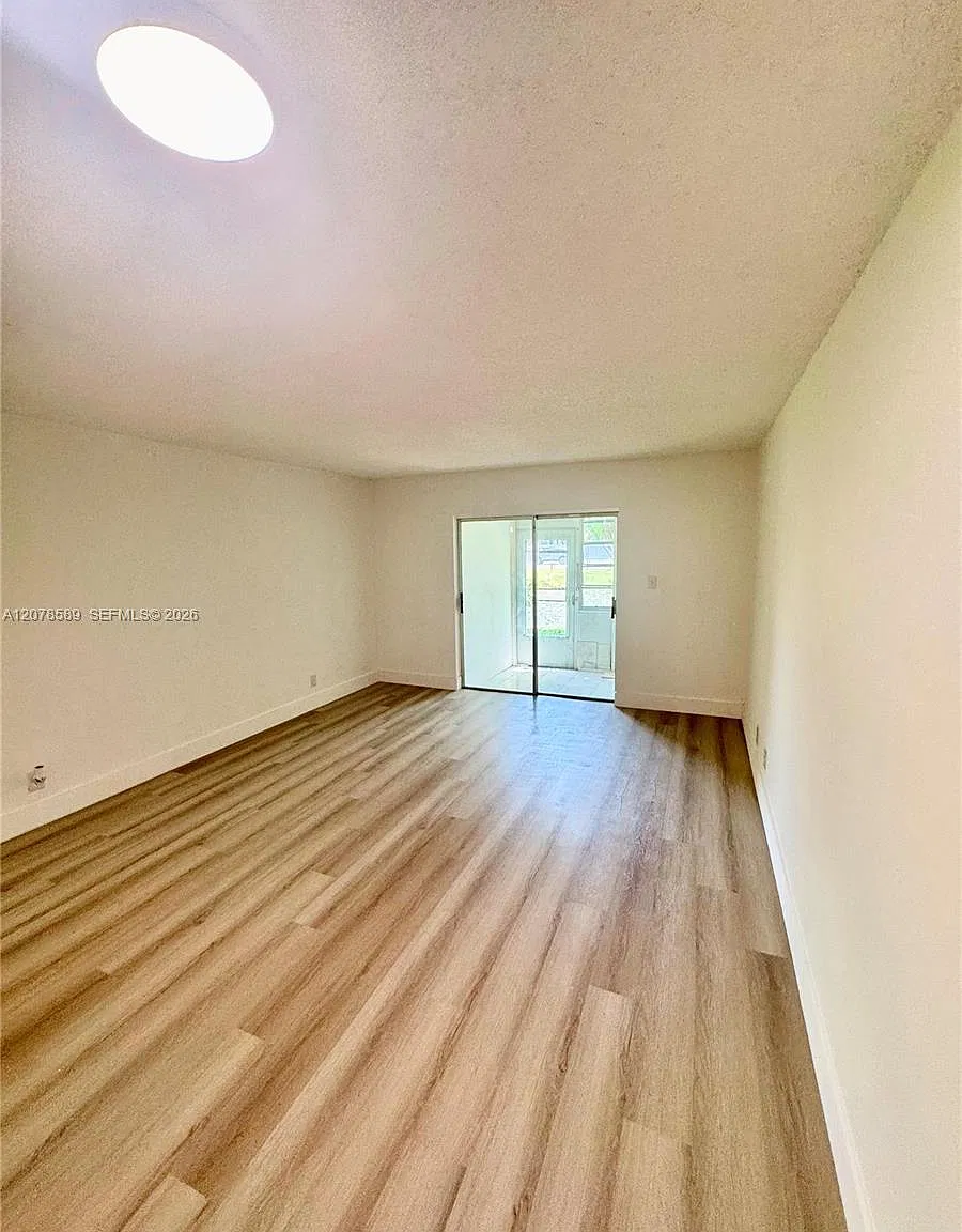 4880 NW 22nd St — Photo 4