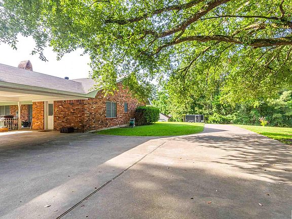 5th image of 27 Yester Oaks Dr