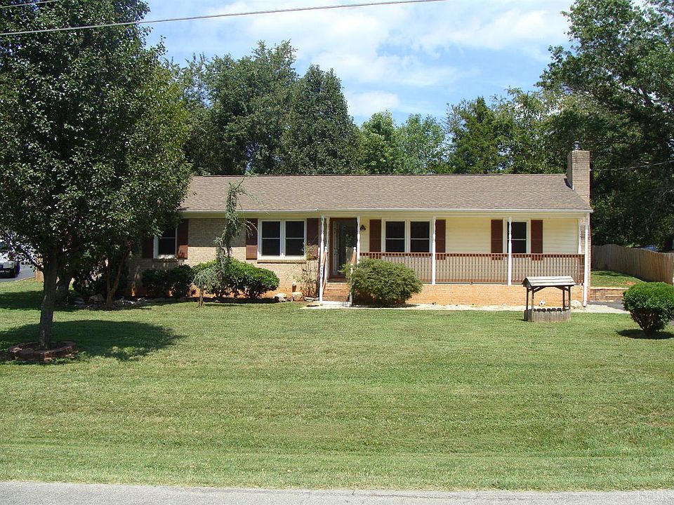 1st image of 205 Sandy Dr