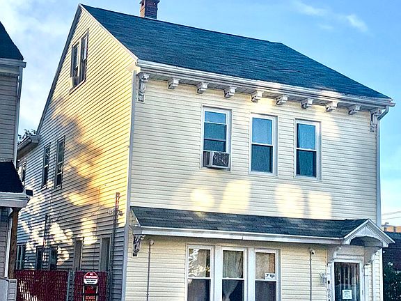 3rd image of 108 S Wyoming St