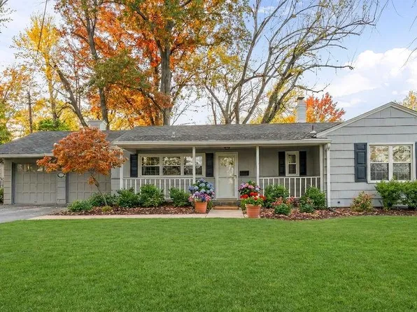 2819 W 89th St, Leawood, KS 66206