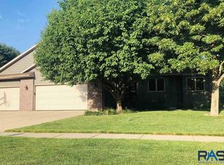 1404 S Aberdeen Ave, Sioux Falls, SD 57106