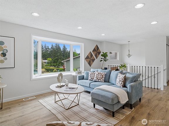 4th image of 7538 Titan Drive SE