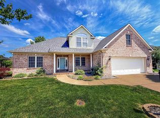 906 Saint Giles Ct, Evansville, IN 47725