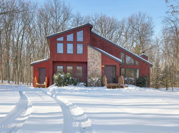 2121 Blueberry Ct, Bushkill, PA 18324