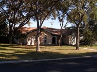 721 Balfour Dr, Windcrest, TX 78239