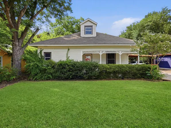 411 Poindexter Ave, Cleburne, TX 76033