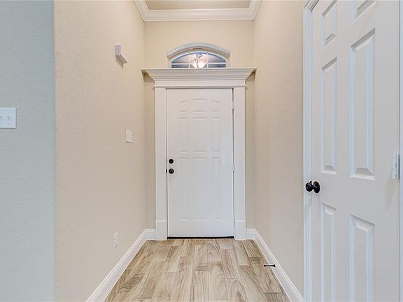 5th image of 8201 Wyatt Dr