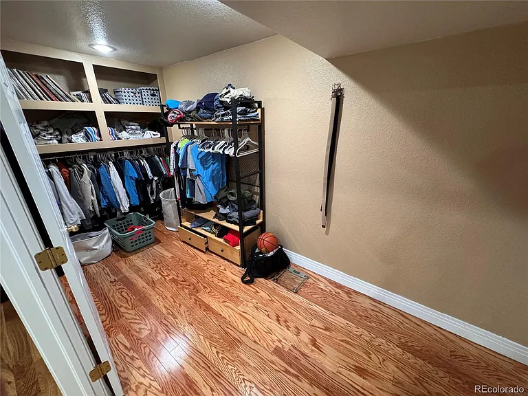2486 S Scranton Way — Photo 5