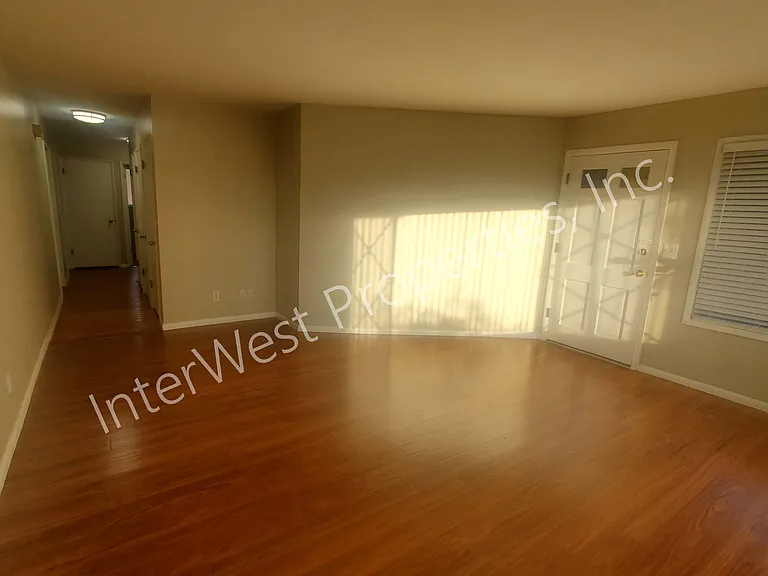 10 E Avenue A #A — Photo 4