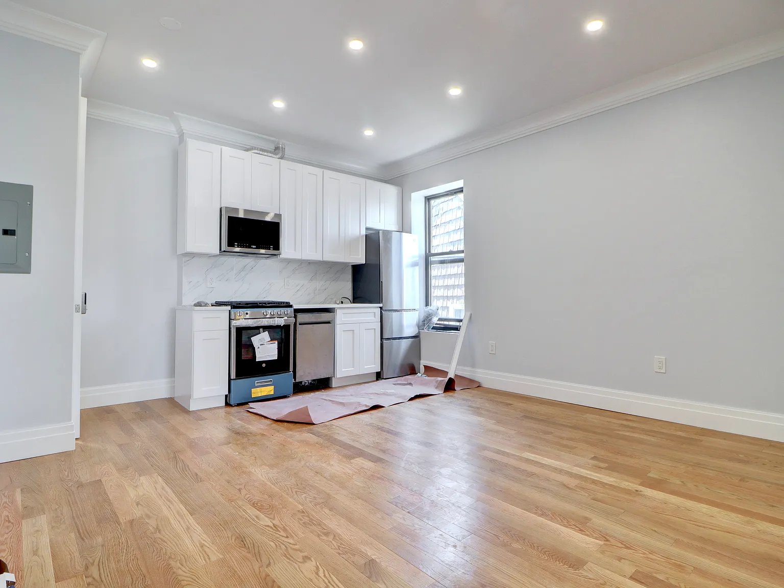 2 bed, $3,000 — Photo 2