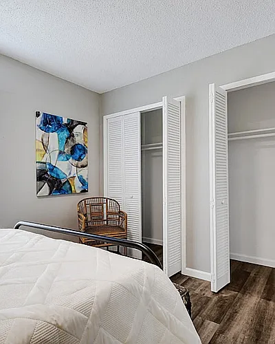 Lux off Main — Photo 4