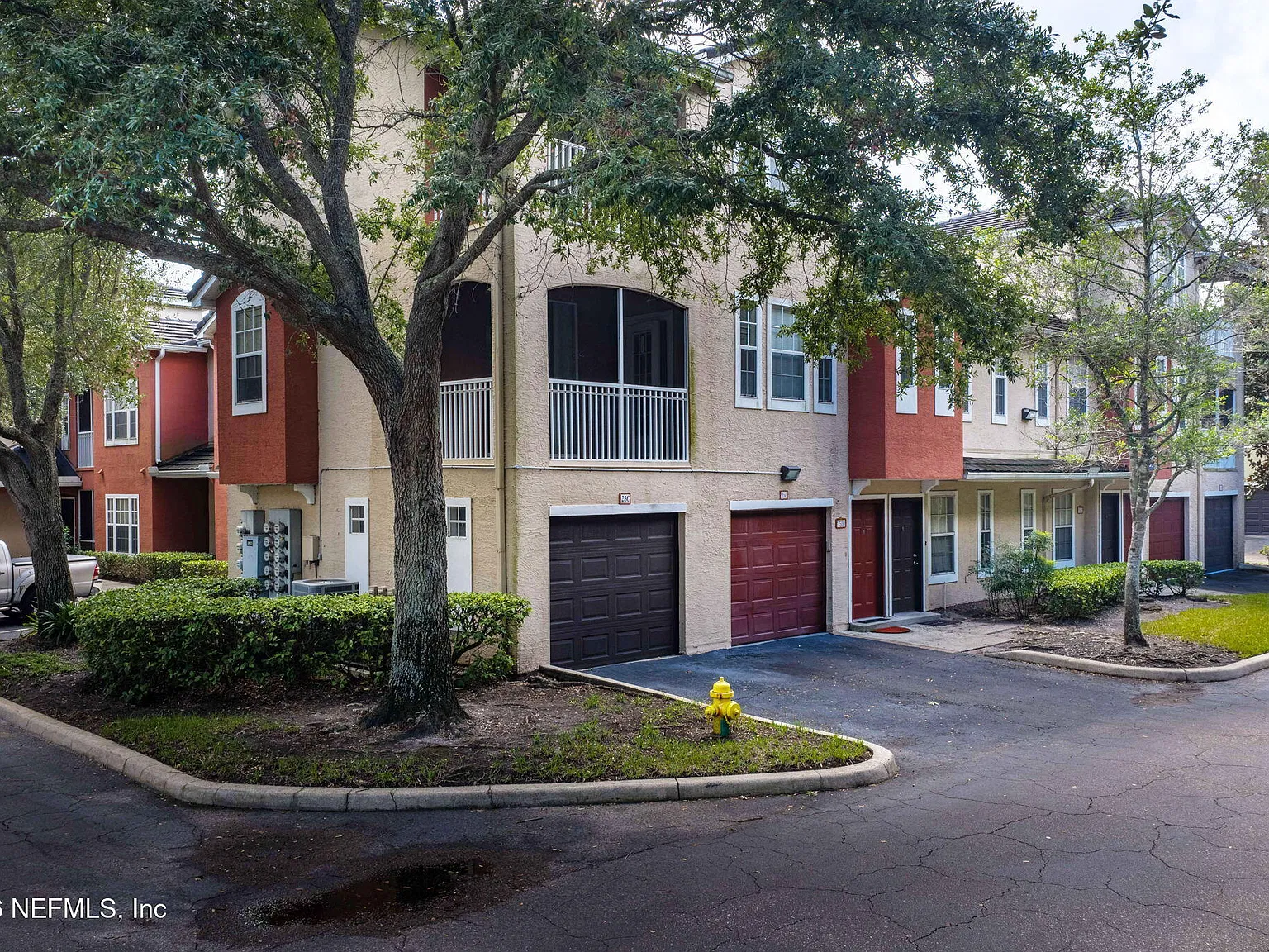 3 bed, 3.5 bath, 1574 sqft, $1,900 — Photo 2