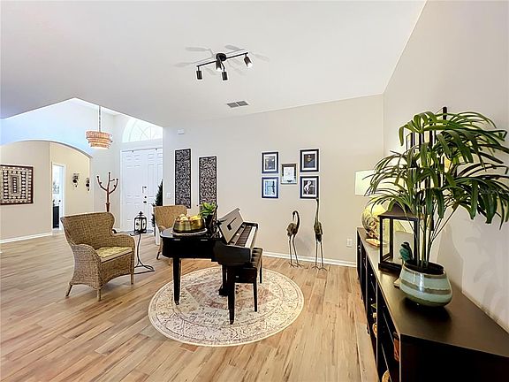 3rd image of 527 Azalea Bloom Dr