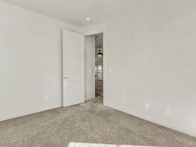 832 E Michie Ln — Photo 23