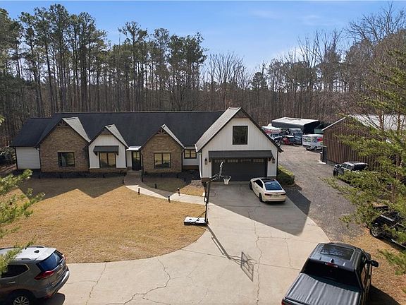 3rd image of 635 Colbert Rd