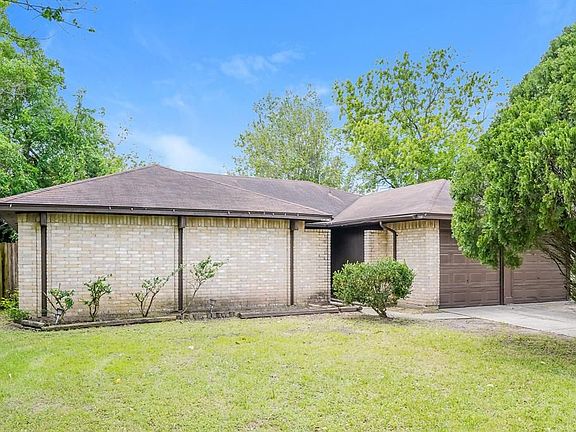 3rd image of 14147 Magnolia Springs Dr