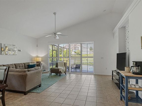 4th image of 227 Vizcay Way