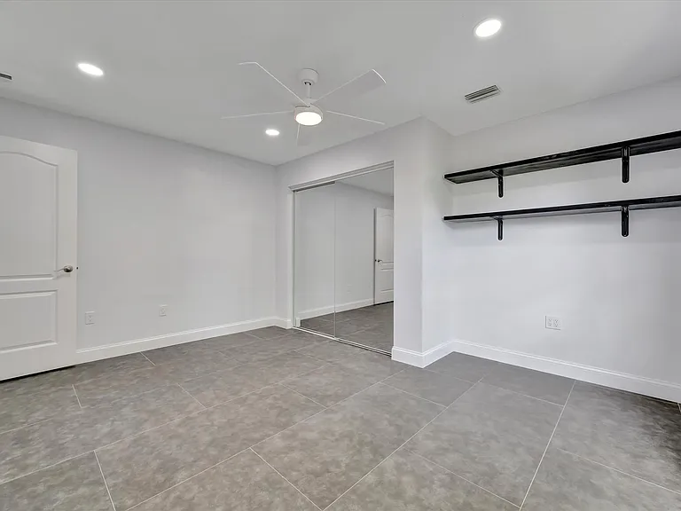 6044 Marella Dr — Photo 24