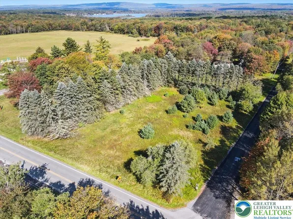 5 Piute Trl, Albrightsville, PA 18210