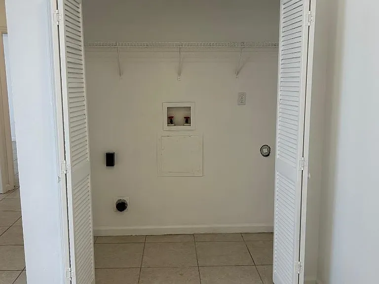 Unit Photo