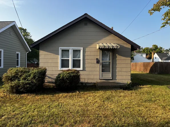 1115 Oaklawn St NE, Grand Rapids, MI 49505